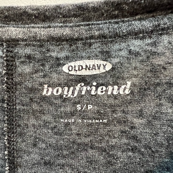 Old Navy Gray Boyfriend Tee Shirt - Picture 4 of 4